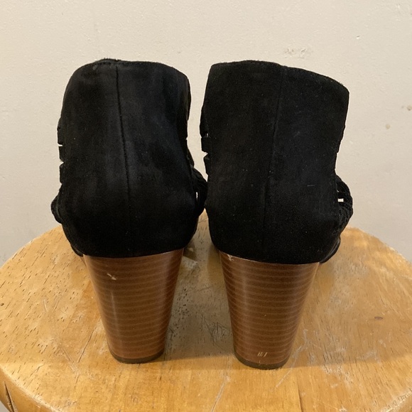 JustFab Black Wedge Sandals— Size 8.5 - Picture 5 of 9